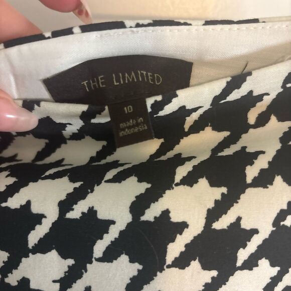 The Limited vintage Black and White Houndstooth Pencil Skirt size 10 EUC - Picture 2 of 3